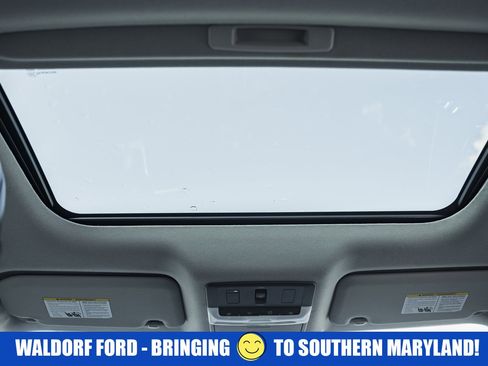 Used 2023 Nissan Sentra SR w/ SR Premium Package image 32