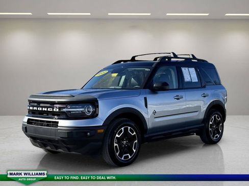 Used 2022 Ford Bronco Sport Outer Banks w/ Tech Package AWD/4WD image 2