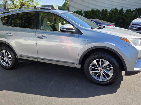 Used 2017 Toyota RAV4 XLE w/ All Weather Liner Package AWD/4WD image 6