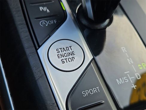 Used 2022 BMW 330i xDrive Sedan w/ Driving Assistance Package image 26