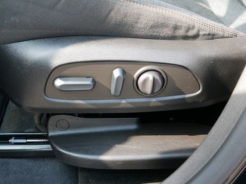 Used 2022 Chevrolet Equinox LT image 17