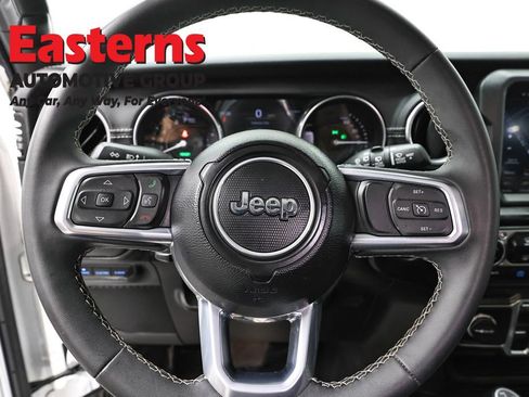 Used 2023 Jeep Wrangler Unlimited Sahara AWD/4WD image 10