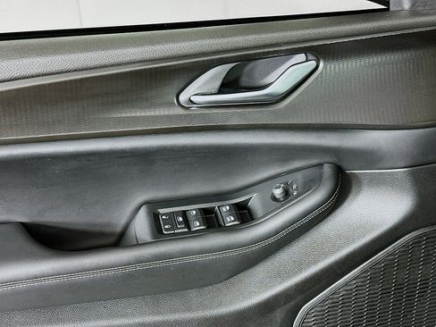 Used 2023 Jeep Grand Cherokee Altitude AWD/4WD image 15