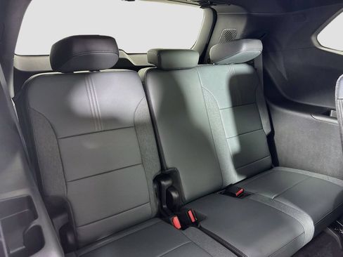 New 2026 GMC Acadia AT4 w/ Luxury Package AWD/4WD image 27