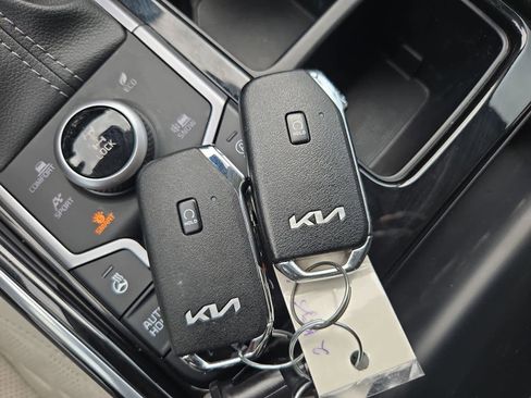 Certified 2023 Kia Sorento SX image 35