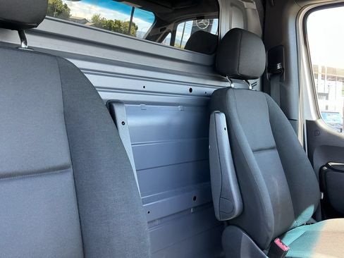 Used 2025 Mercedes-Benz Sprinter 4500 image 19