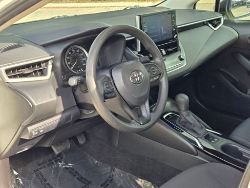 Used 2021 Toyota Corolla LE image 10