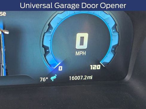 Used 2025 Ford Bronco Badlands image 12