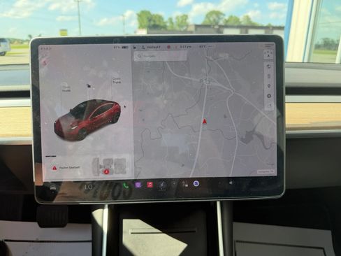 Used 2018 Tesla Model 3 Long Range RWD image 11