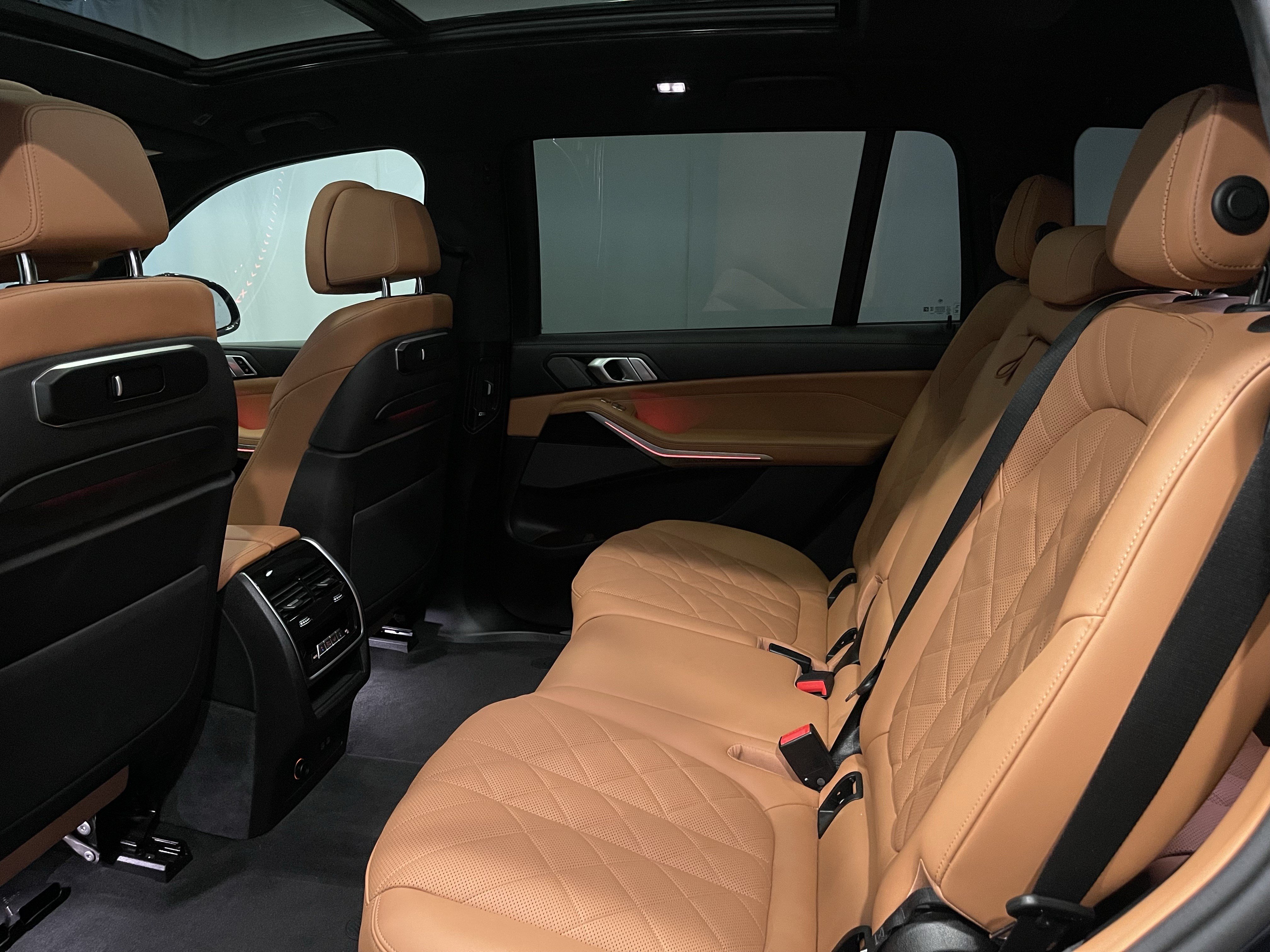 Used 2025 BMW X7 xDrive40i w/ M Sport Package AWD/4WD image 23