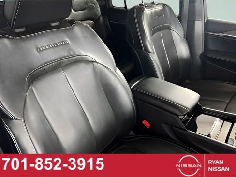 Used 2024 Jeep Grand Cherokee Overland image 32