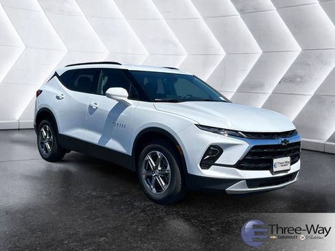 New 2026 Chevrolet Blazer LT w/ Convenience Package FWD image 7