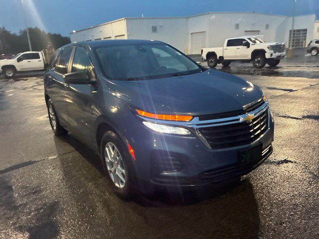 Used 2024 Chevrolet Equinox LS w/ LS Convenience Package FWD image 5