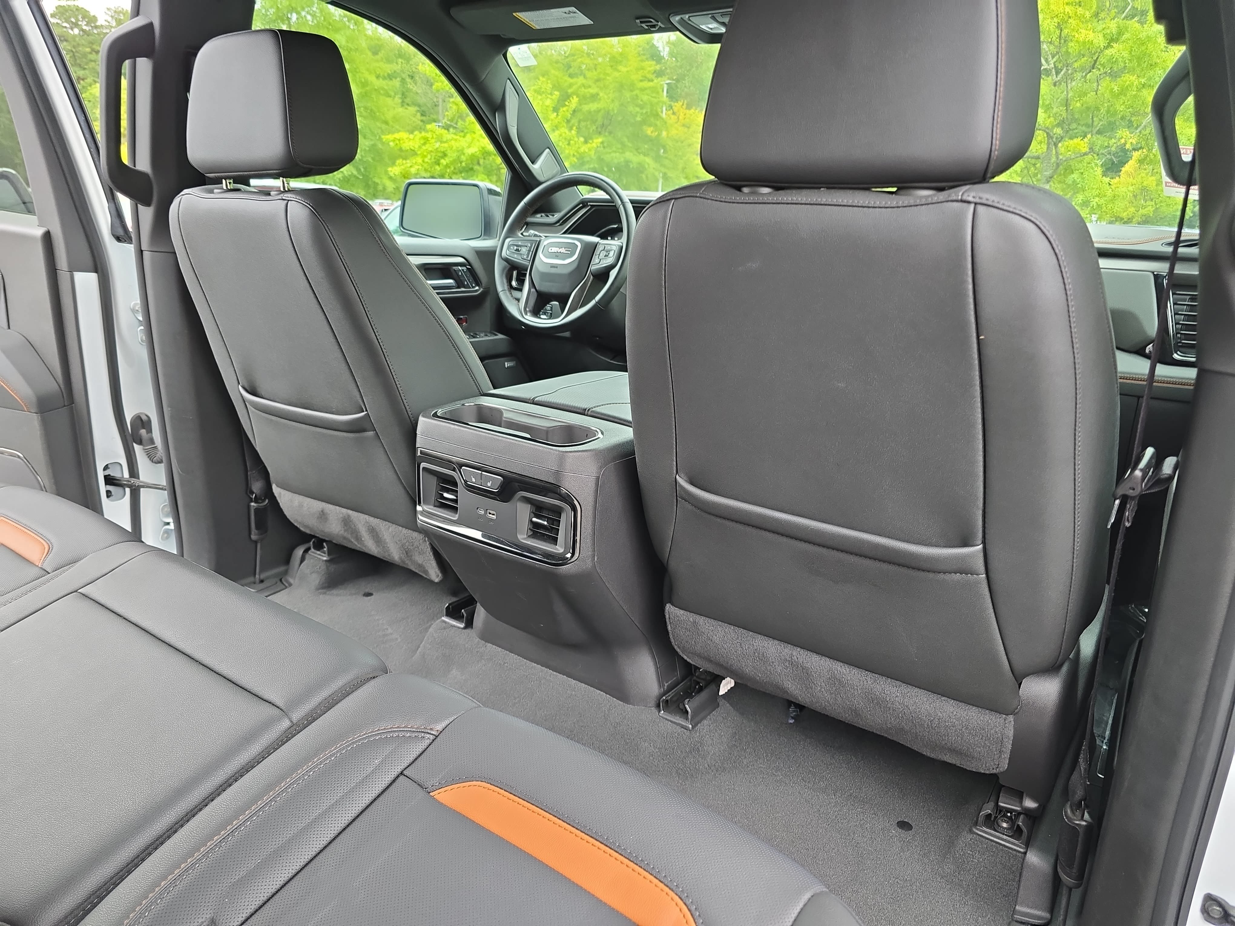 Used 2024 GMC Sierra 1500 AT4 w/ AT4 Preferred Package AWD/4WD image 11
