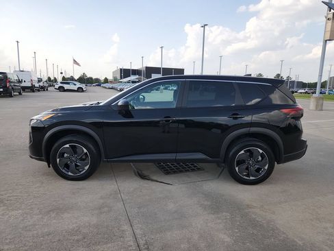 Used 2025 Nissan Rogue SV FWD image 8