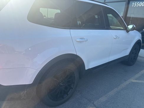 Used 2022 Kia Telluride SX w/ SX Prestige Package AWD/4WD image 5