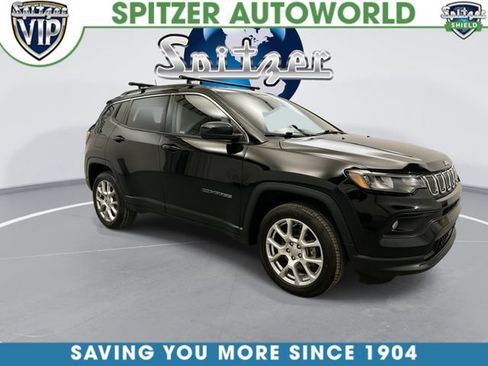 Used 2022 Jeep Compass Latitude AWD/4WD image 3