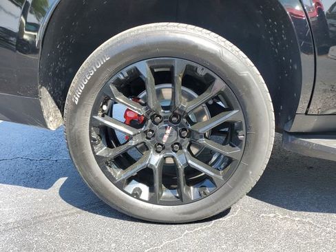 Used 2024 GMC Yukon Denali image 5