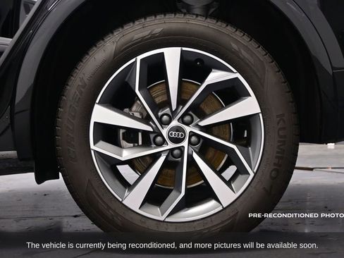 Used 2024 Audi Q5 2.0T Premium w/ Convenience Package image 39