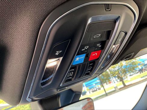 New 2025 Jeep Grand Cherokee Laredo X w/ Luxury Tech Group I AWD/4WD image 17