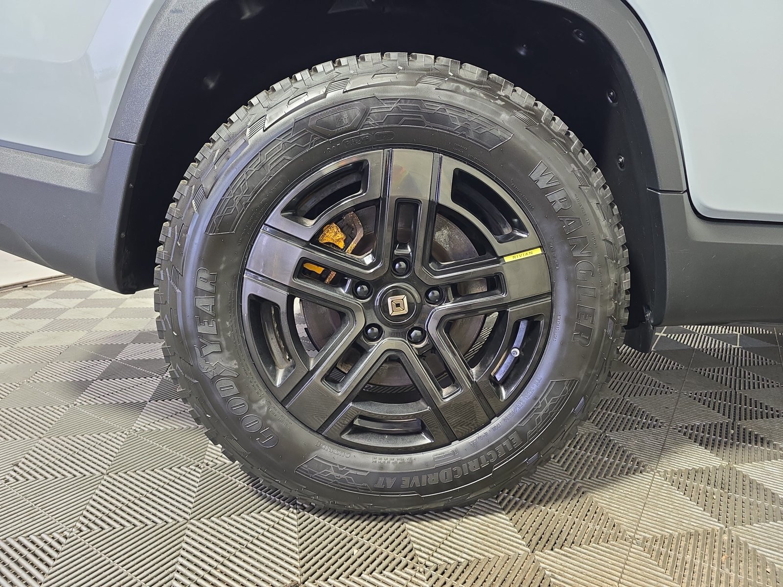 Used 2022 Rivian R1T Adventure AWD/4WD image 12