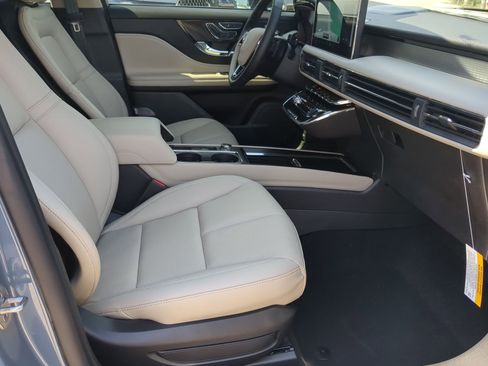 New 2026 Lincoln Corsair Premiere image 24