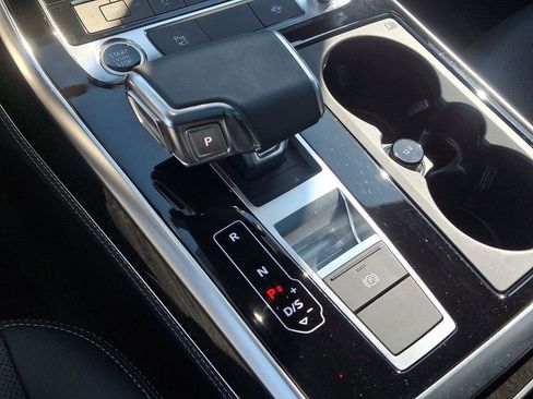 Certified 2025 Audi Q8 Premium Plus image 15