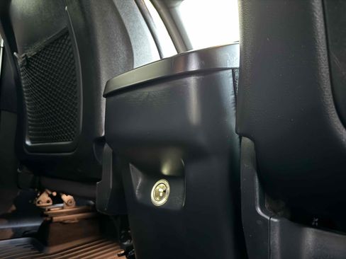 Used 2016 Volvo XC90 T6 R-Design w/ Vision Package image 90