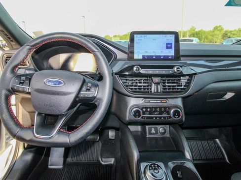 Used 2025 Ford Escape ST-Line Select AWD/4WD image 28