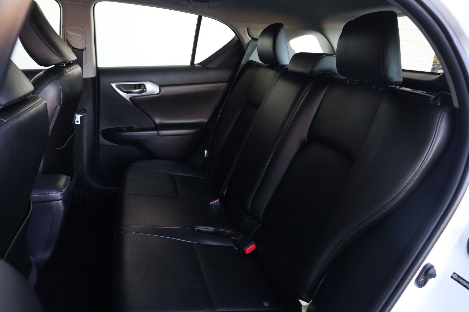 Used 2011 Lexus CT 200h Premium w/ Premium Audio Pkg FWD image 23