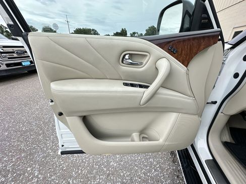 Used 2016 INFINITI QX80 4WD w/ Deluxe Technology Package image 23