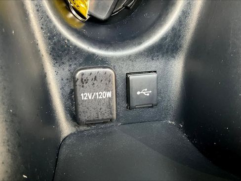 Used 2021 Toyota Prius L Eco image 35