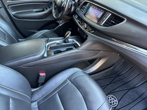 Used 2021 Buick Enclave Avenir w/ Avenir Technology Package FWD image 18