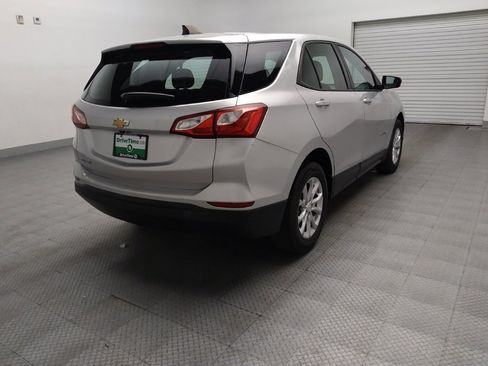 Used 2019 Chevrolet Equinox LS FWD image 9