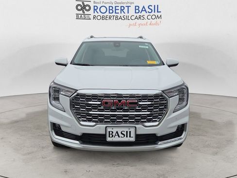 Used 2023 GMC Terrain Denali w/ Denali Premium Package image 8