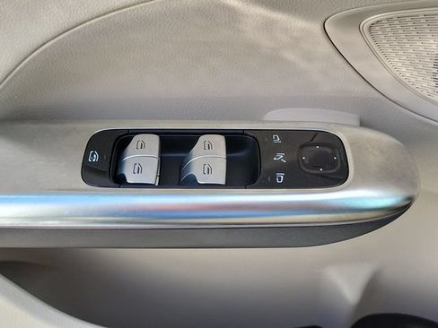 Used 2023 Mercedes-Benz C 300 Sedan image 17