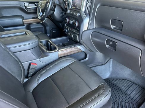 Used 2020 Chevrolet Silverado 1500 LT Trail Boss image 14