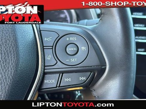 Used 2020 Toyota Camry SE image 22