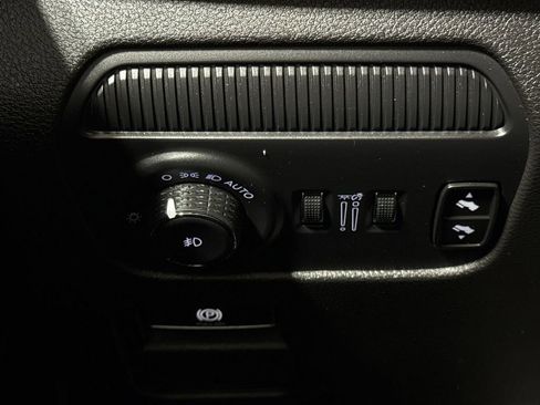 Used 2024 Jeep Wagoneer Series II w/ Flexible Seating Group RWD image 19
