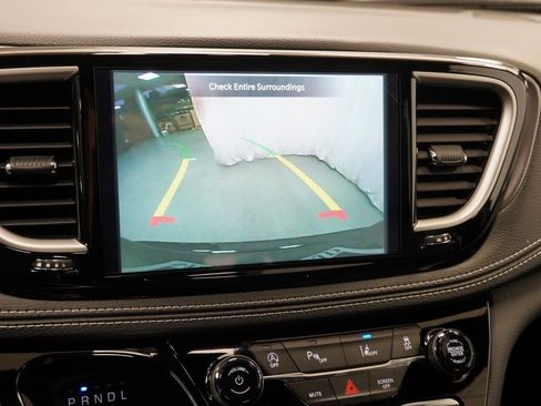 New 2026 Chrysler Pacifica Select image 23