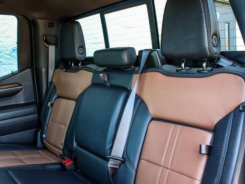 Used 2024 Chevrolet Silverado 1500 High Country w/ Technology Package AWD/4WD image 32