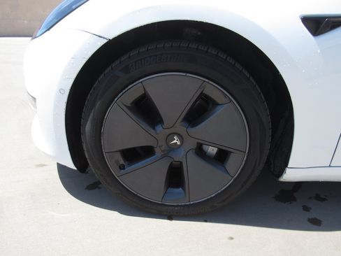 Used 2022 Tesla Model 3 Long Range AWD/4WD image 4