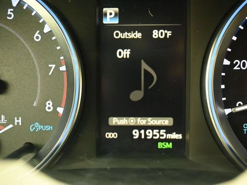 Used 2019 Toyota Highlander XLE AWD/4WD image 13