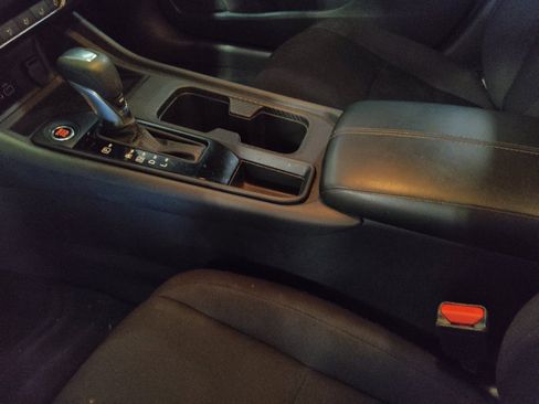 Used 2024 Nissan Sentra S FWD image 26