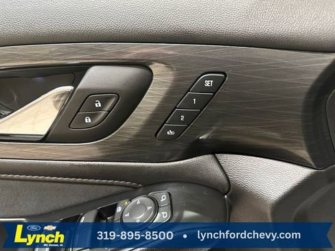 Used 2024 Chevrolet Traverse High Country image 8