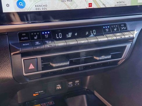 Used 2025 Toyota Camry XSE image 21