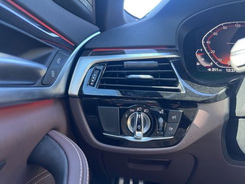 Used 2023 BMW 540i w/ M Sport Package image 26