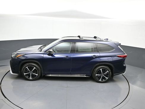 Used 2021 Toyota Highlander XSE image 43