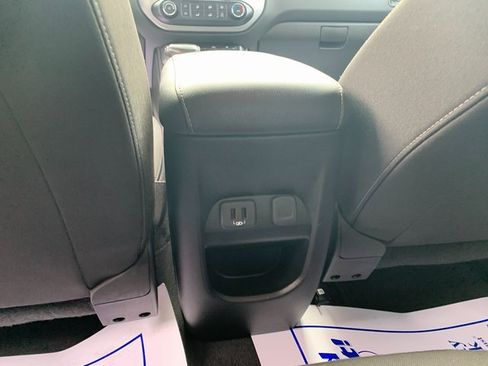 Used 2019 Chevrolet Colorado LT w/ LT Convenience Package image 9