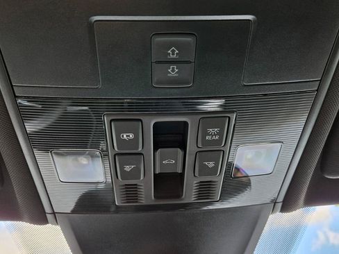 Used 2023 Volkswagen Tiguan SE R-Line FWD image 38